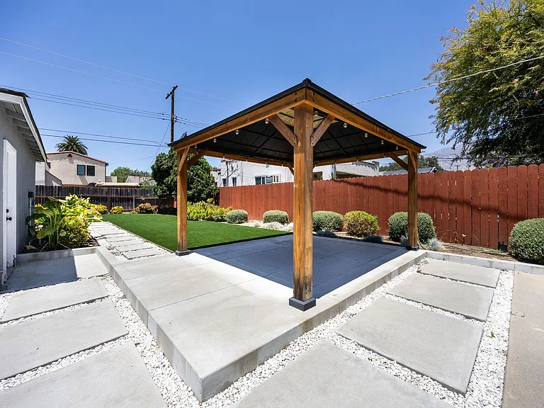 1041 Rose Ave — Photo 5
