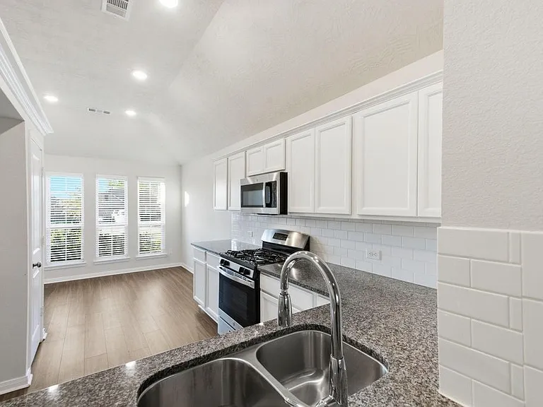 11962 Sunshine Park Dr N — Photo 16