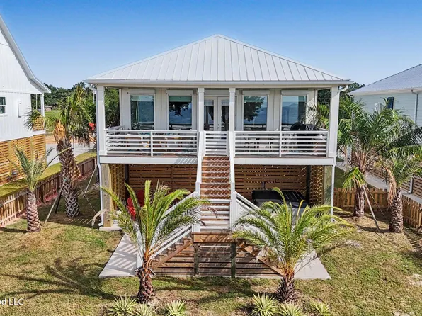 534 Beach Dr, Gulfport, MS 39507