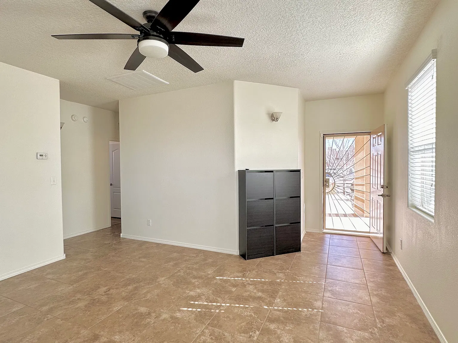 3 bed, 1200 sqft, $2,700 — Photo 3