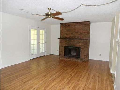 3rd image of 3400 Wimbledon Dr APT 16