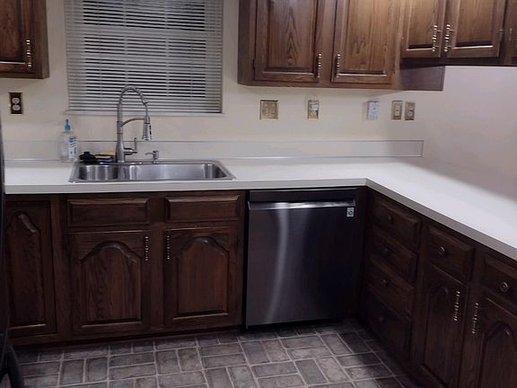 5th image of 4376 Hedgethorn Cir