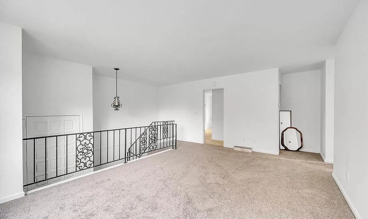 4 bed, 1750 sqft, $2,100 — Photo 2