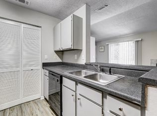 2393 Continental Ave #B16, Tallahassee, FL 32304