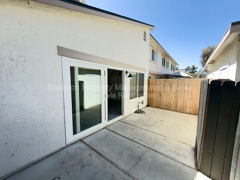 3623 Harbor Crest Way — Photo 20