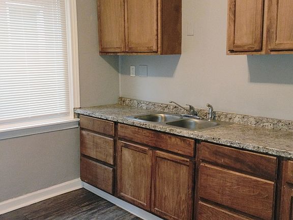 5th image of 17306A Stoepel St