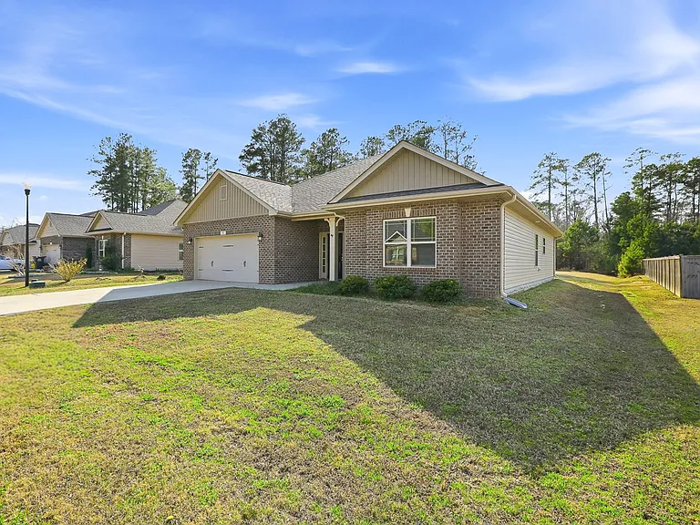 52 Woodwater Cir — Photo 3
