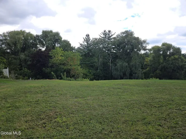 26 Fairway Court, Albany, NY 12208