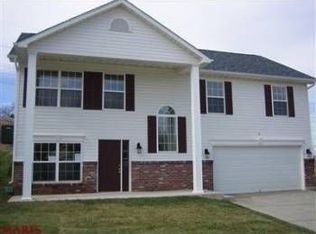 5 San Luis Ct, Fenton, MO 63026