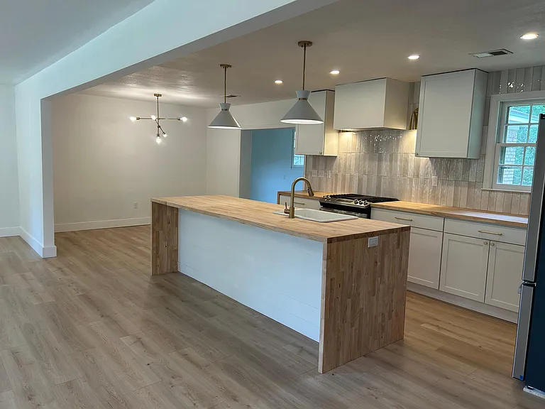 1818 Saint Julian Dr — Photo 1