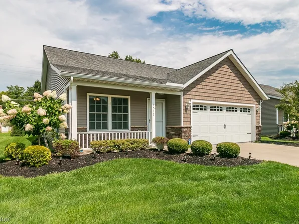1512 Golf Dr, Wickliffe, OH 44092