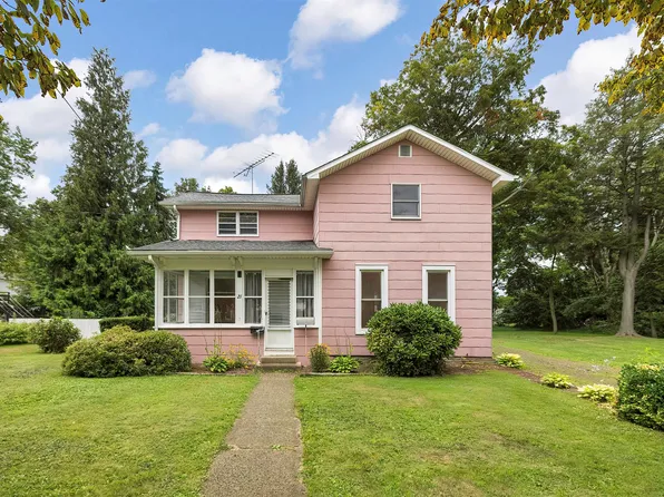 21 Smedley St, North East, PA 16428