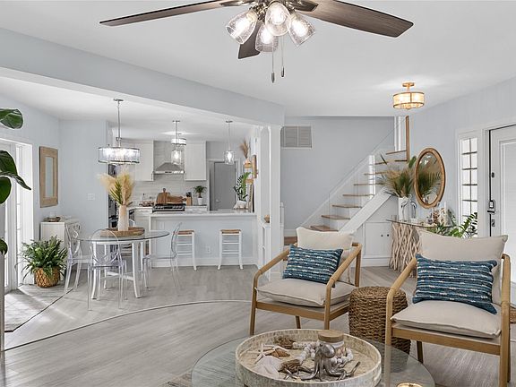 4th image of 2700 SW 34th Avenue