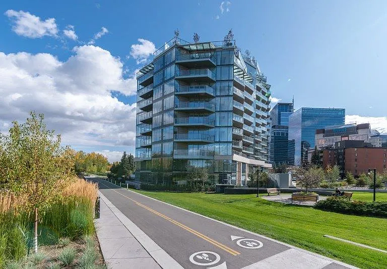 738 1st Ave SW #902 — Photo 38