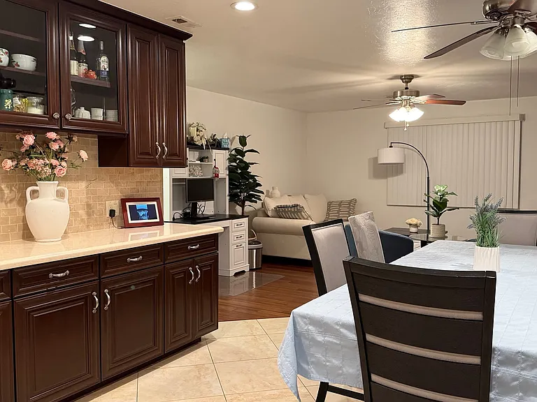 1609 Sierra Vista Ave — Photo 5