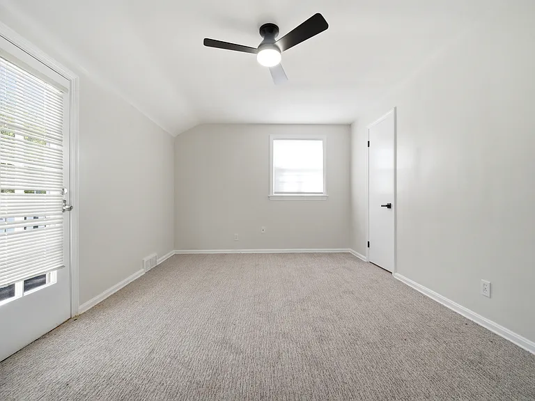 4037 Washington Blvd — Photo 20