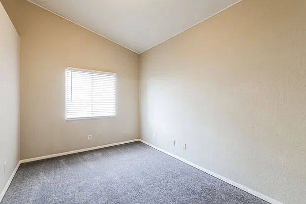4 bed, 2.5 bath, 1685 sqft, $2,379 — Photo 2