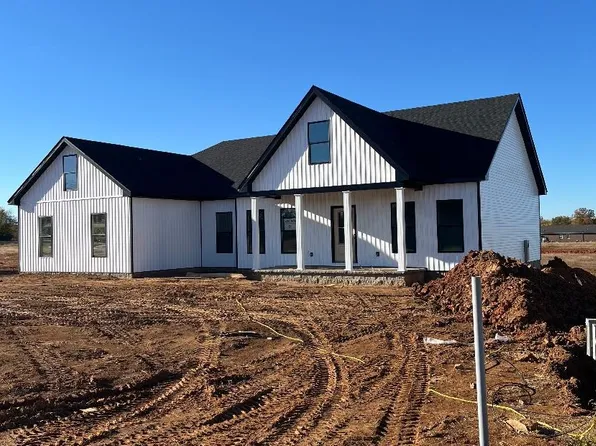 137 McCutchen Ct, Auburn, KY 42206