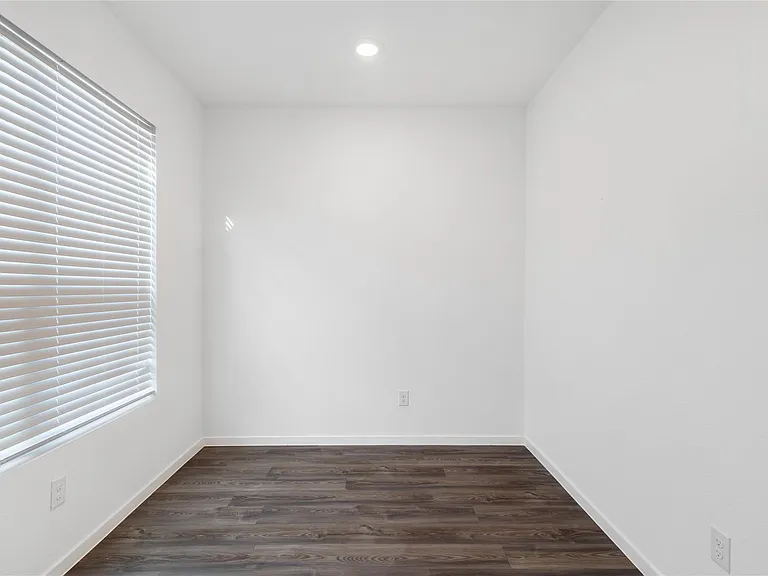 5307 Sleepy Fox Ln — Photo 12