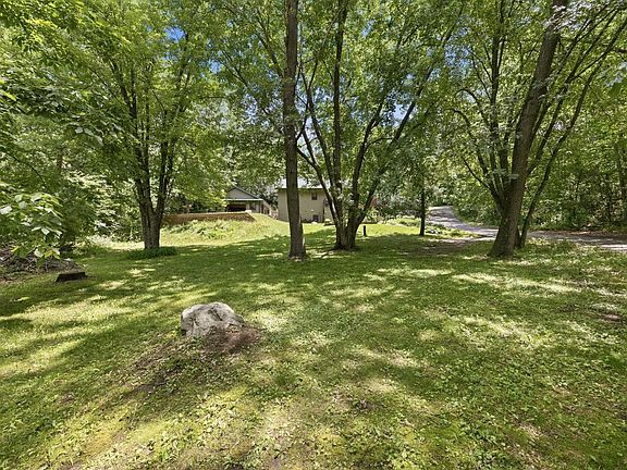 3rd image of 186 Leisure Way