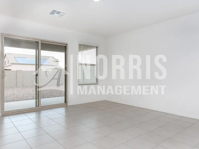 2897 N Rosewood Ln — Photo 11
