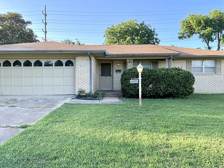 905 Cottonwood St — Photo 1