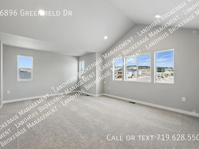 16896 Greenfield Dr — Photo 14