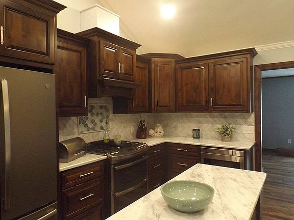 4th image of 64 Sassafras Dr