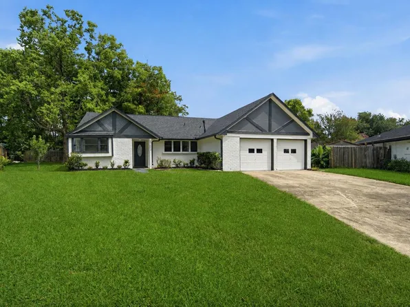 5703 Woodville Ln, Pearland, TX 77584