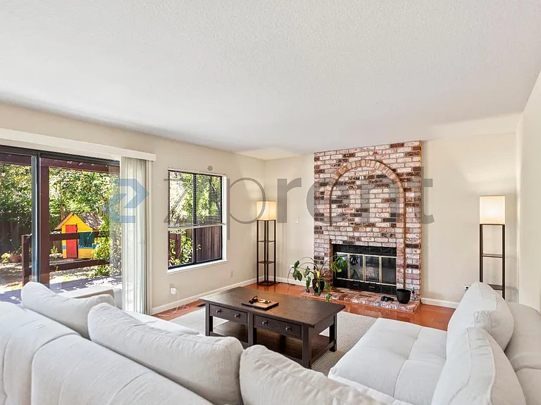 699 Patriot Pl — Photo 12