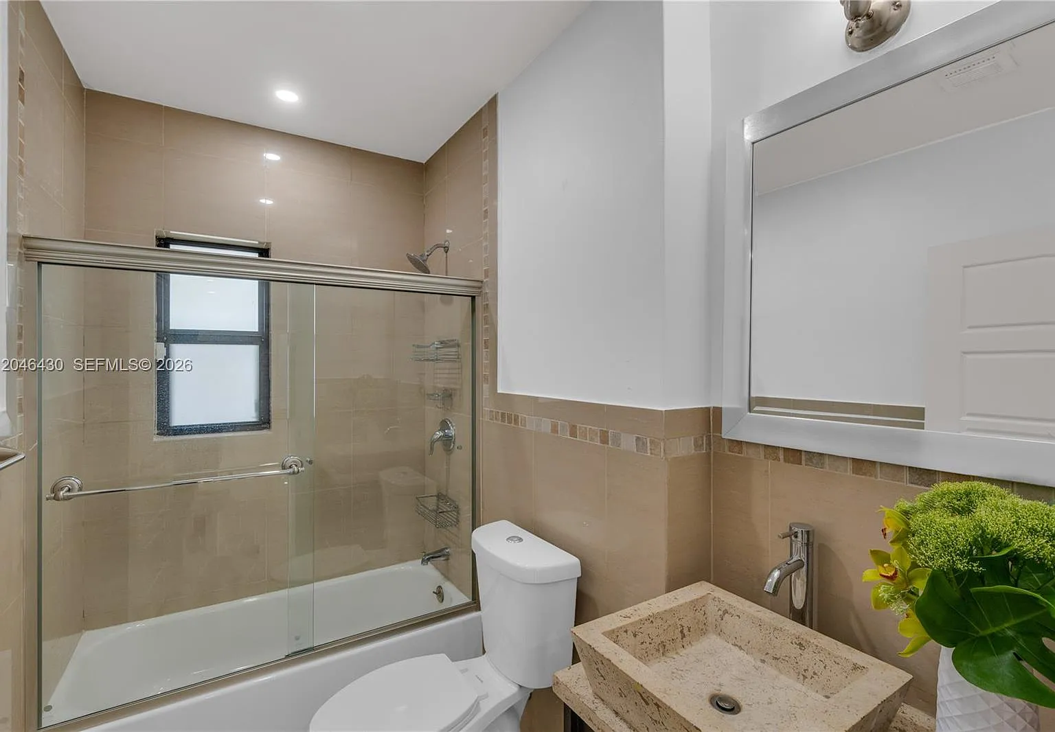 4 bed, 4.0 bath, 3093 sqft, $7,900 — Photo 4