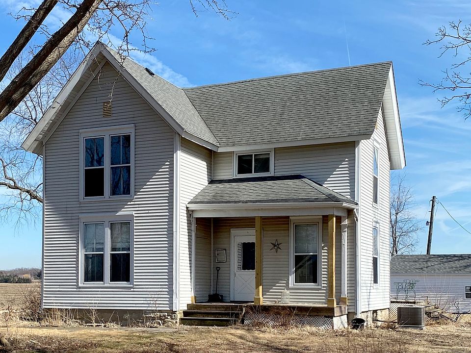 Renovated 1850s farmhouse surrounded by fields, working farm. Tall ceilings, lovely light.