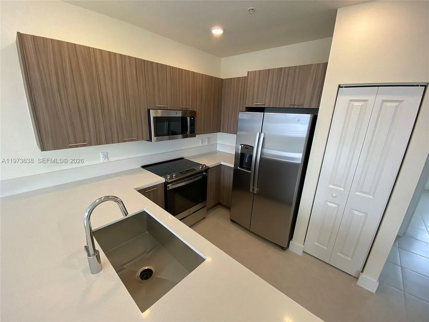 6453 NW 102 Path 304, Doral, FL 33178 — Photo 4