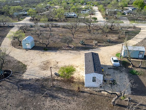 2nd image of 1509 Westward Trail