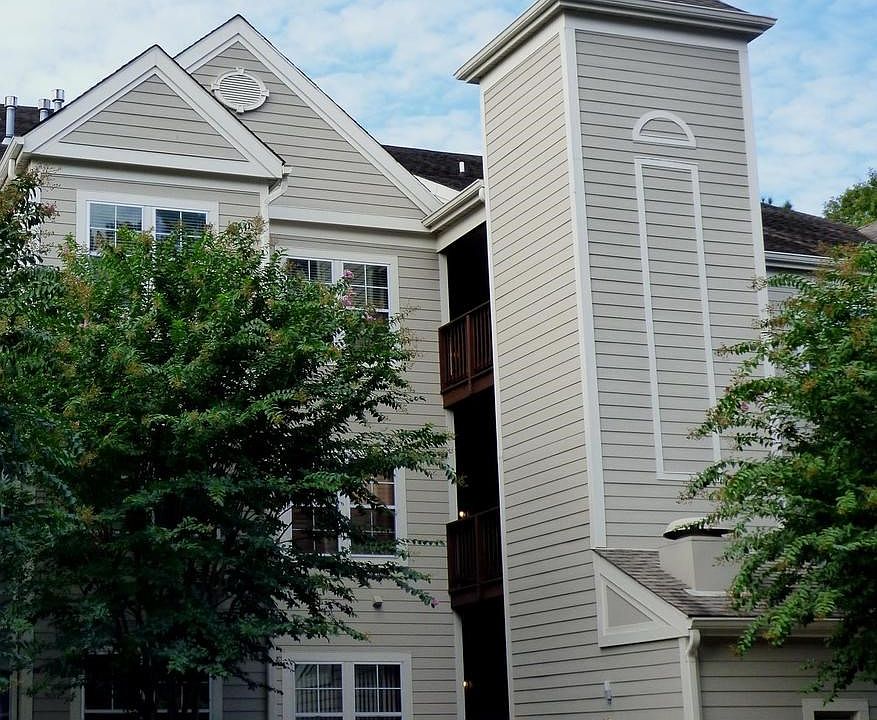 Exterior (Front)