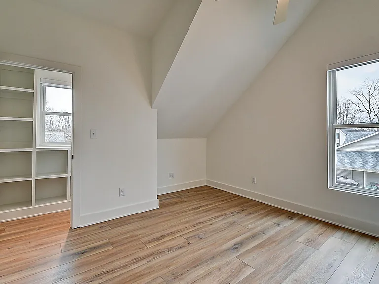 1220 E 9th St — Photo 15