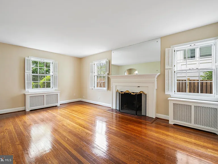5122 Fairglen Ln — Photo 3