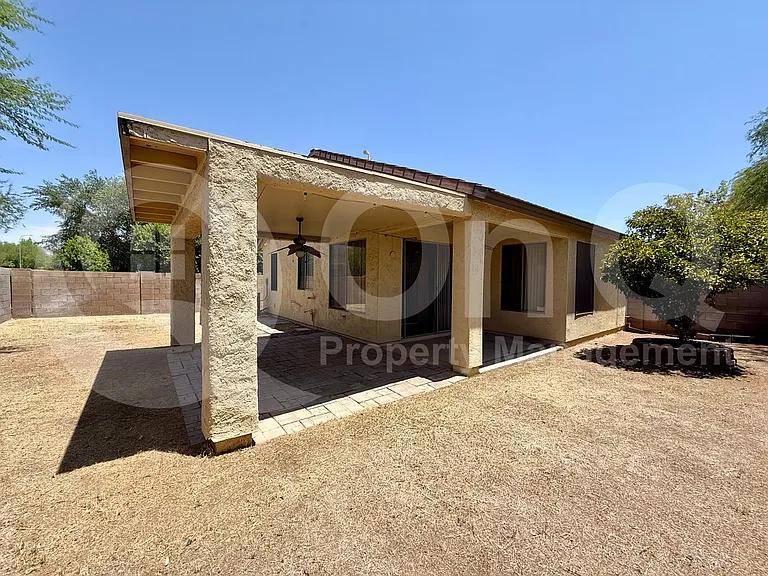 230 N Nash Way — Photo 4