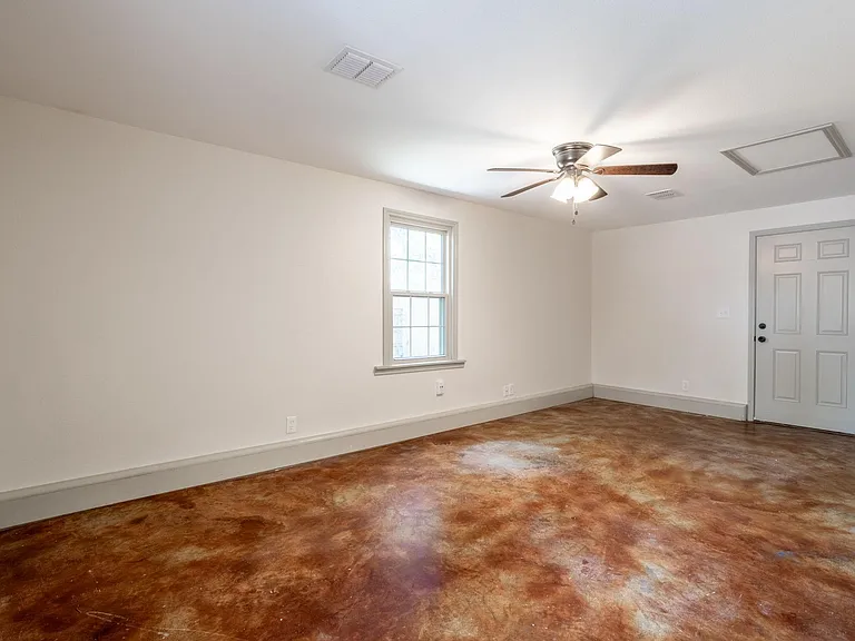 1517 Live Oak St — Photo 28