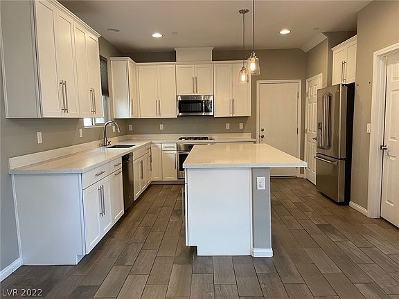 2nd image of 459 Barcarolle Ln