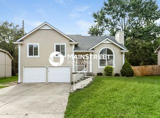 909 NW Pennington Ct, Blue Springs, MO 64015