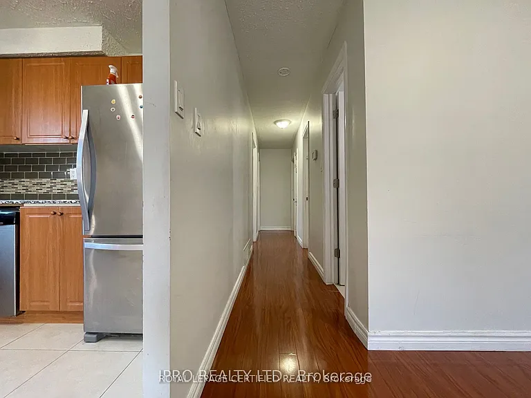 498 Daralea Hts #UPPER — Photo 8