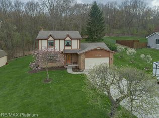 11585 Tipsico Lake Rd, Fenton, MI 48430