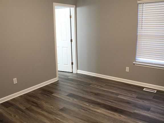 Master bedroom with en-suite bath