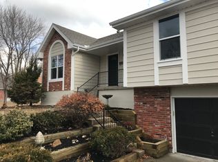 13901 S Brookwood Ct, Olathe, KS 66062