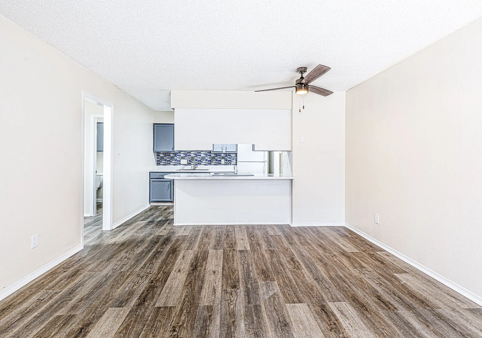 914 NE Tortoise Dr — Photo 3