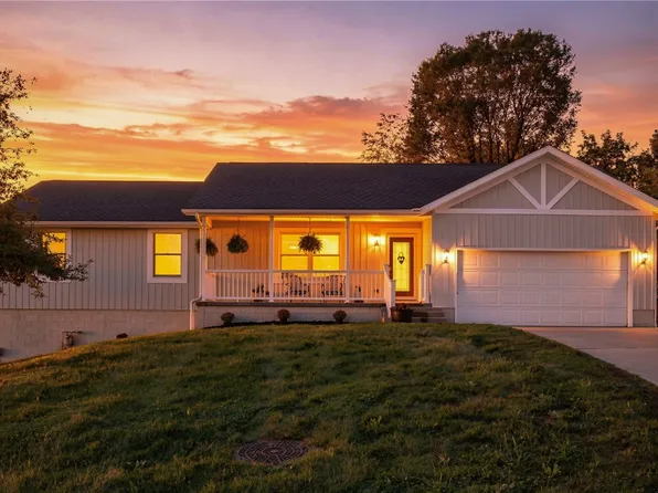 55 Olive St, Burgettstown, PA 15021