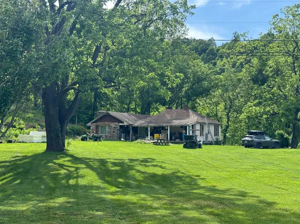 118 Stillwater Dr, Covington, VA 24426