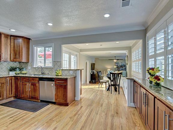 5th image of 15485 Corinne Dr
