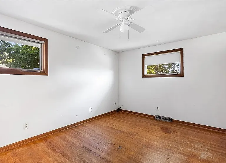 1138 N Glencove Rd — Photo 13